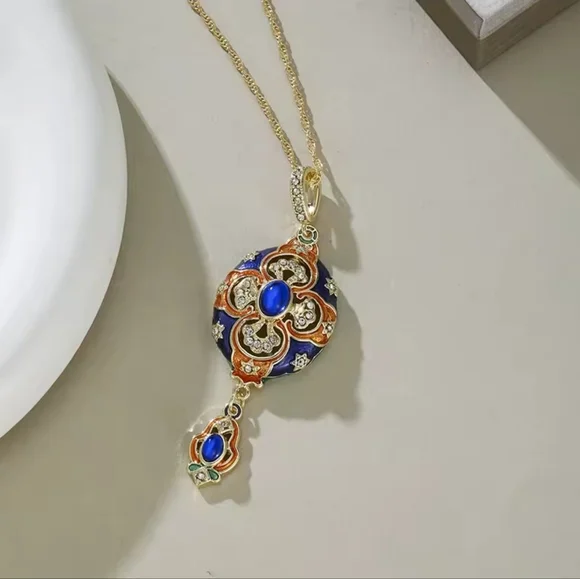 Vintage  Gold and Blue Pendant Necklace - Picture 3 of 6
